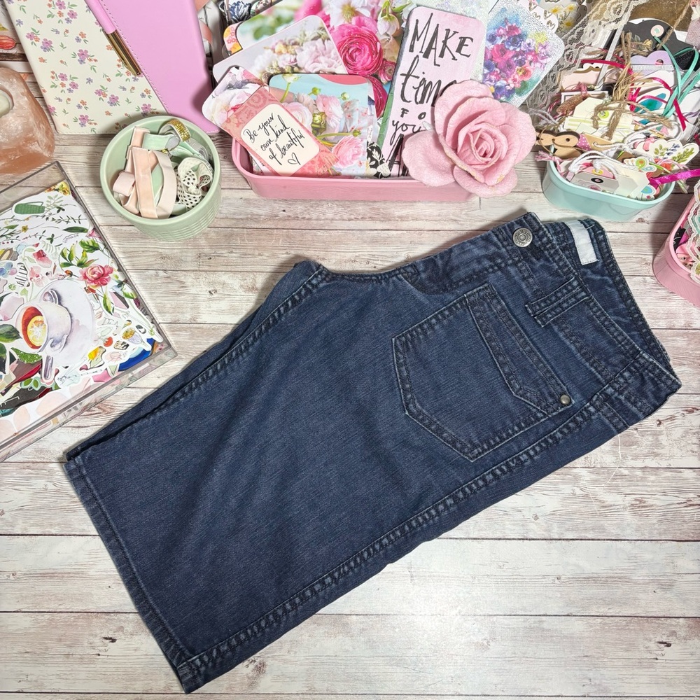Old Navy Mid Rise Denim Bermuda Jean Shorts Dark Blue Women’s Sz.2 Front Pockets - Picture 7 of 8